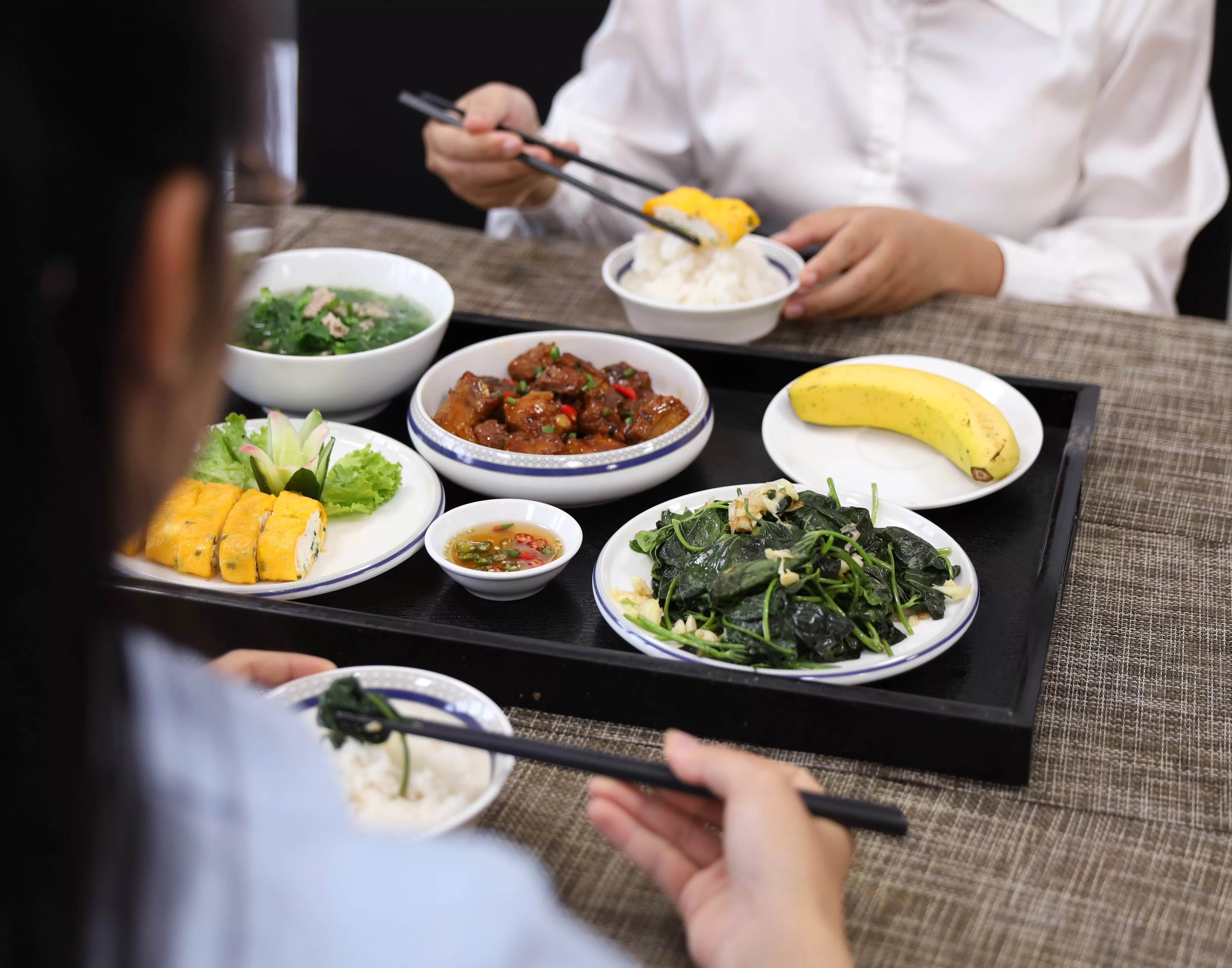 NHÀ HÀNG ẨM THỰC